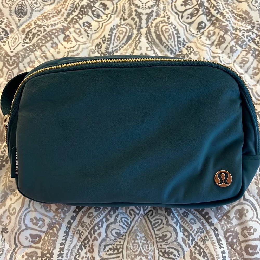 Jasper Green Velour Belt Bag.
